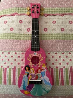 Small ukulele Disney princess