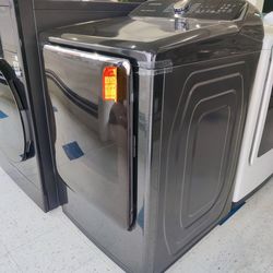 New Samsung - 7.4 Cu. Ft. Gas Dryer with Steam and Super Speed - Black Stainless Steel