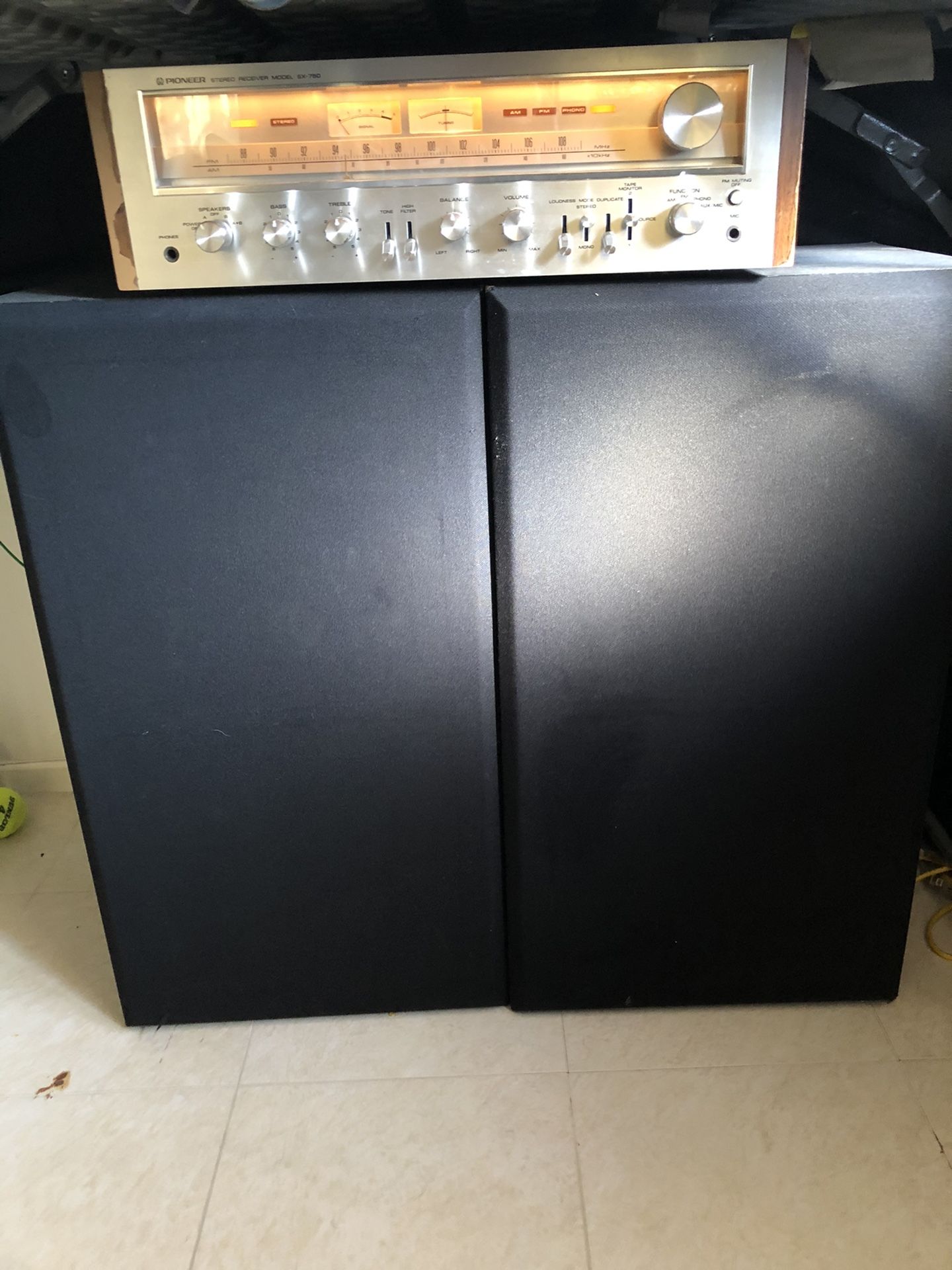 Pioneer stereo receiver model SX-750 Acoustic studio monitors series 3311 125 watts 8 ohms