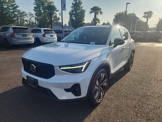 2023 Volvo XC40