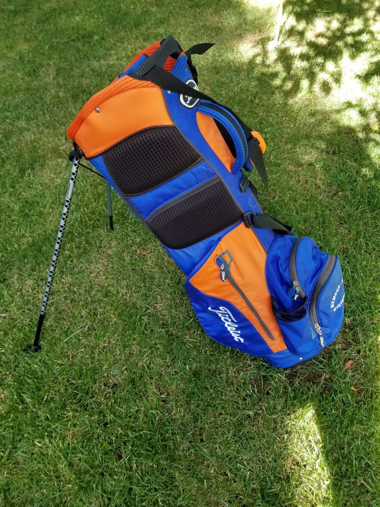 Titleist Golf Bag (New York Mets Colors) Orange/Blue/Black, 4 Way Divider 7 Pocket Built In Stand Excellent Condition, One Owner..