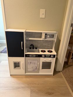 Modern Wooden Pretend Play Kitchen Playset