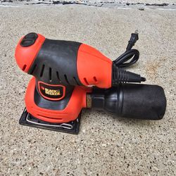 BLACK & DECKER 1/4 INCH SHEET SANDER FS540