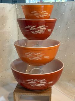 Pyrex autumn harvest mixing bowls