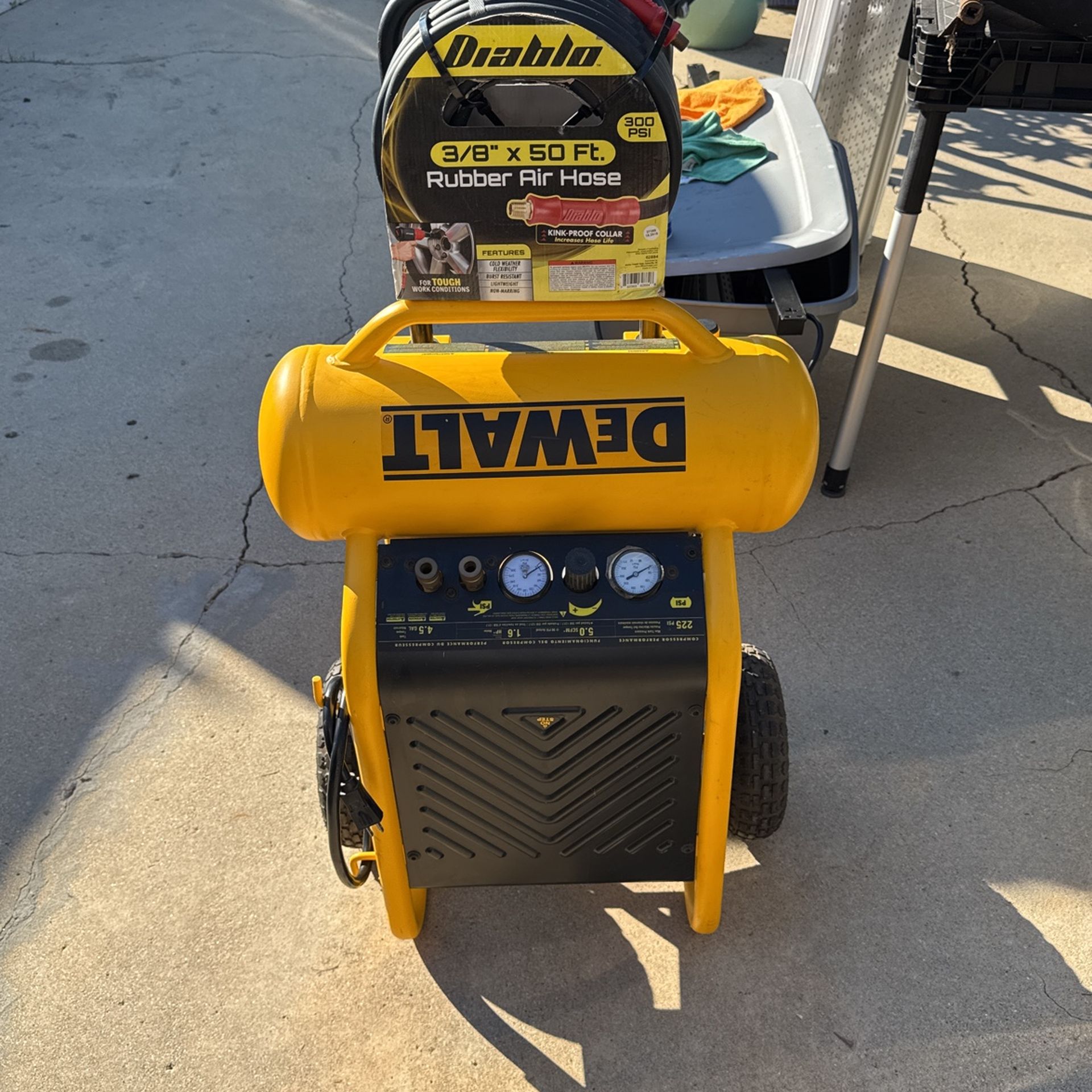 Dewalt Air Compressor 4.5 Gallon (D55146)