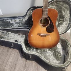  Yamaha Acoustic Guitar & Case