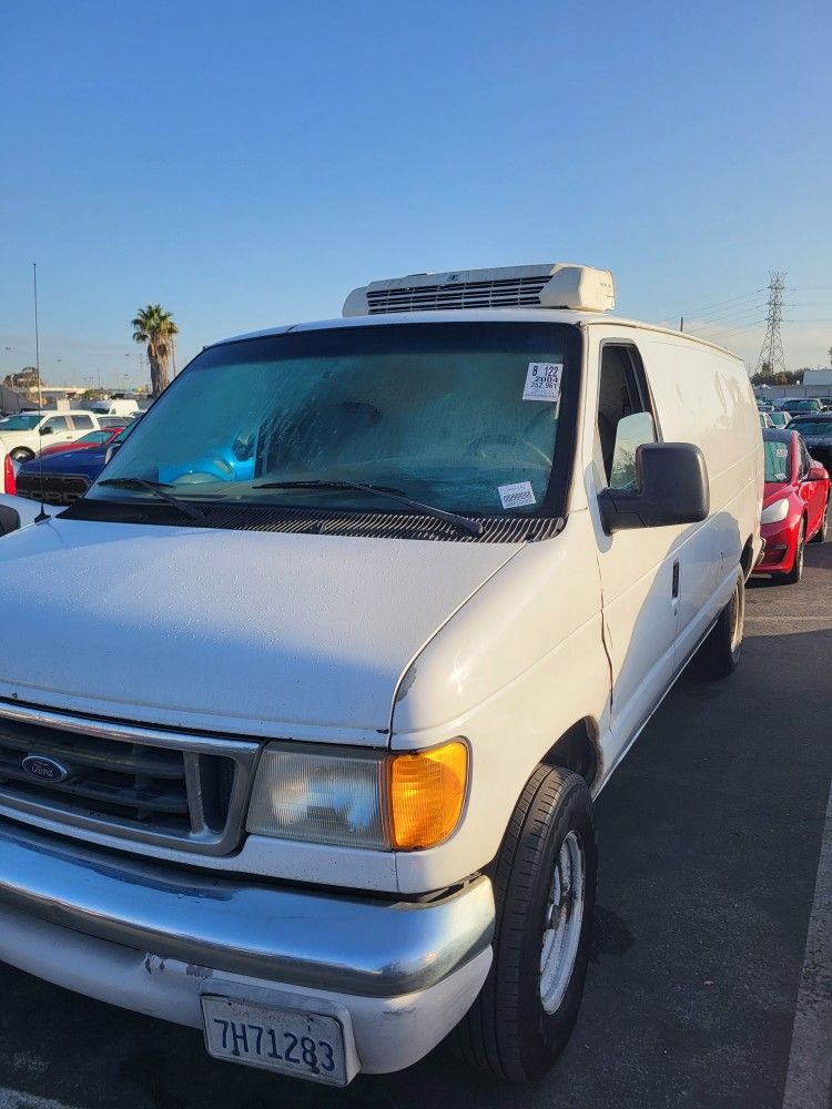2004 Ford Econoline