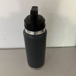 Yeti 36 OZ Bottle with Chug Cap and Hotshot