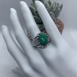 Vintage Sterling Silver Green Stone Ring Size 8