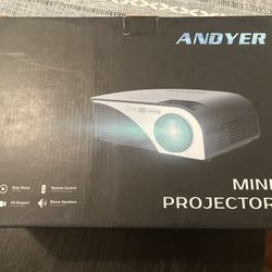 Mini projector new in box 