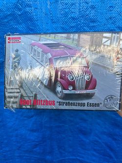 Roden Opel Blitzbus 1:72 Scale Model Kit