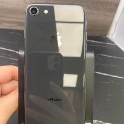 iPhone 8 64gb Unlocked ID: 33323