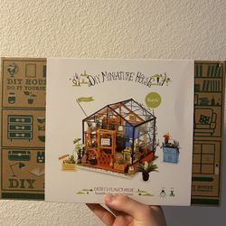 DIY Mini House “Cathys Flower House” New  Just Opened Box 