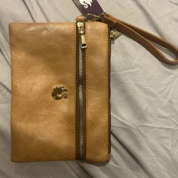 NWT Gloria VANDERBILT brown leather wristlet 