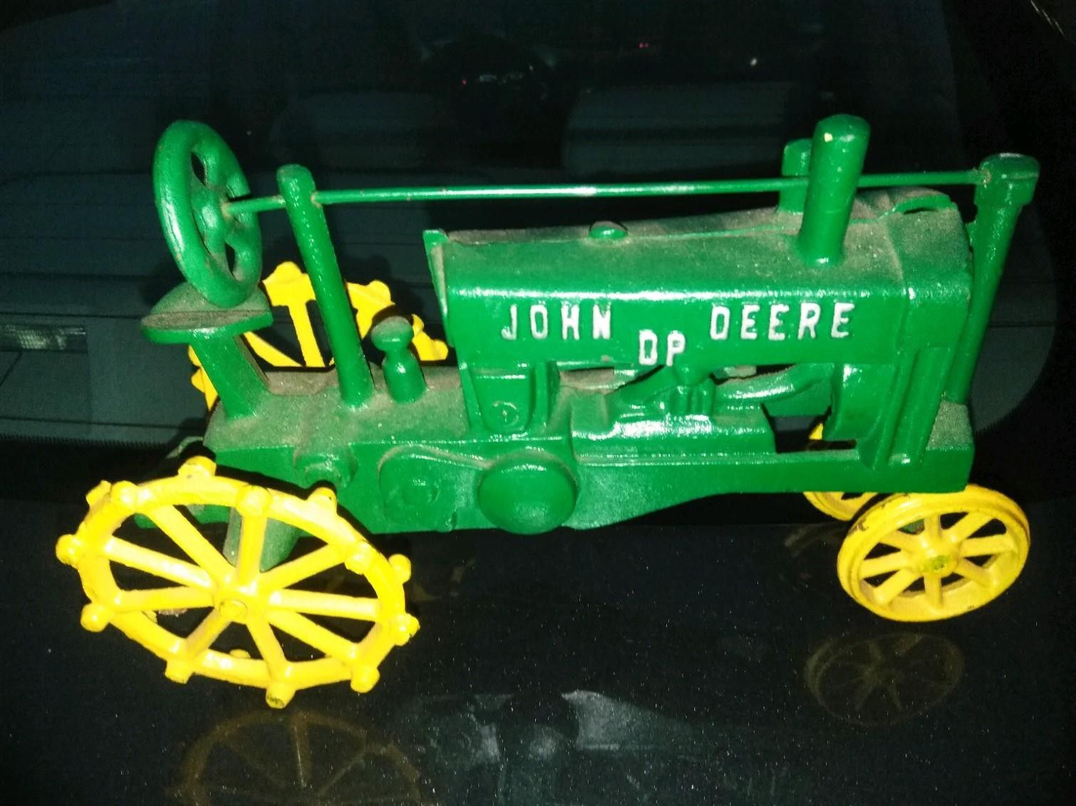 Cast iron John Deere toy tractor