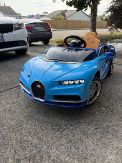 12V Licensed Bugatti Chiron Kids Ride on Car w/ Remote Control