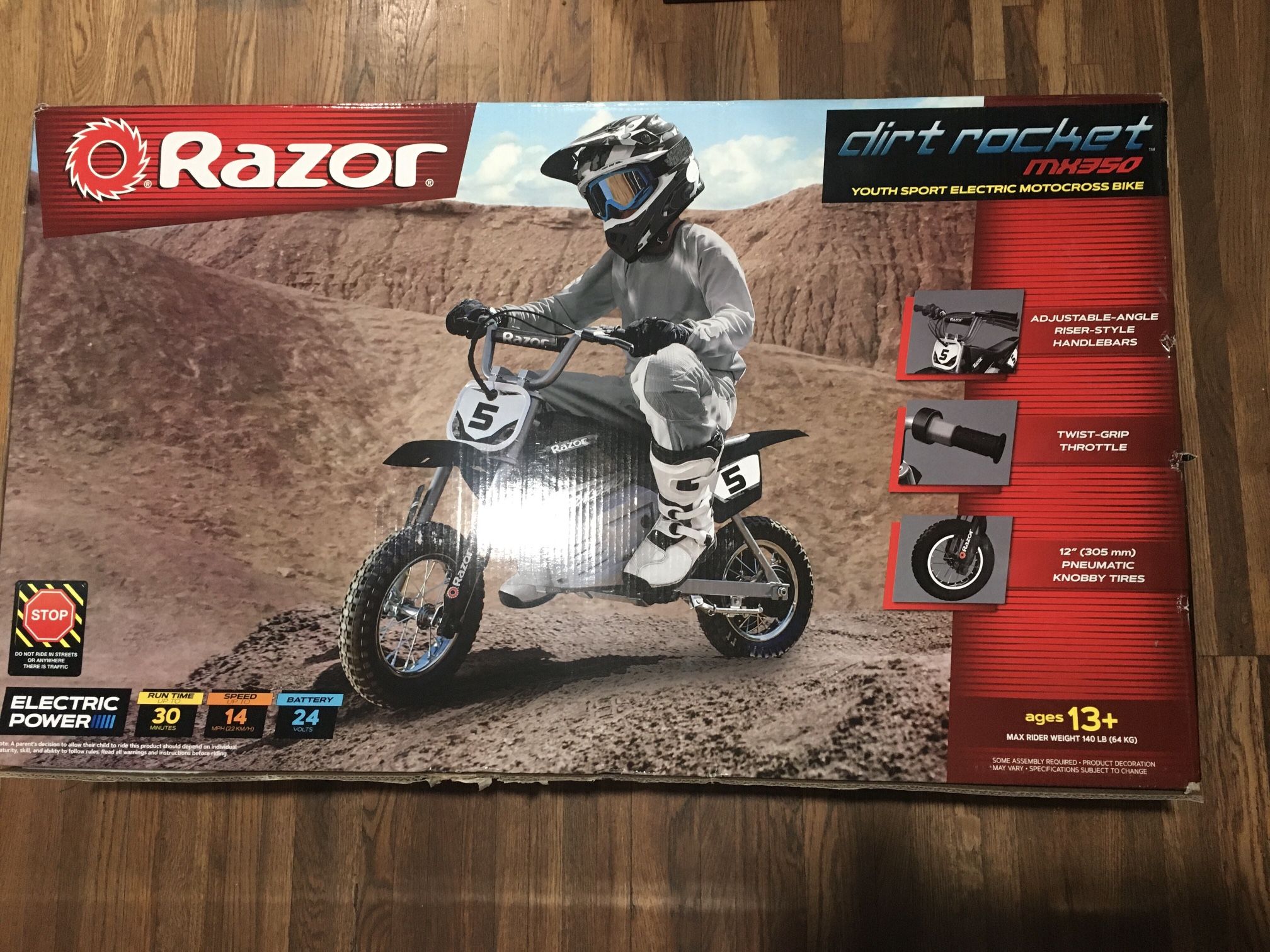 Photo Razor MX350 24V Dirt Rocket Electric Ride on Motocross Bike