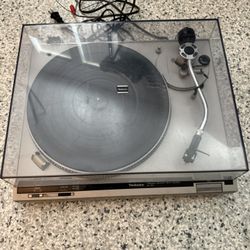 Vintage Technics Turntable 