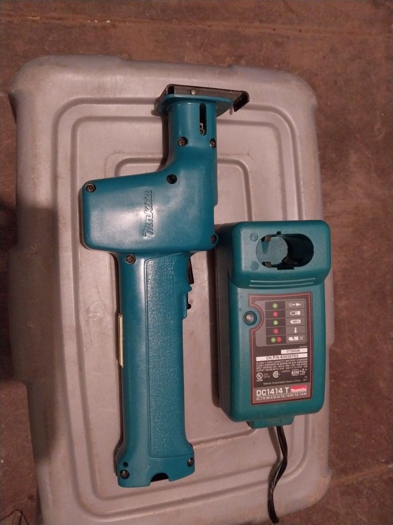 Makita Cordless Recipro Saw Mod. 4390DW