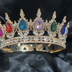 Stunning Crown Tiara Crystal Head Piece. Perfect Mother’s Day Gift For The Queen