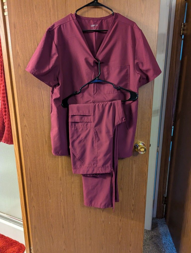 **Women's Scrubs**
