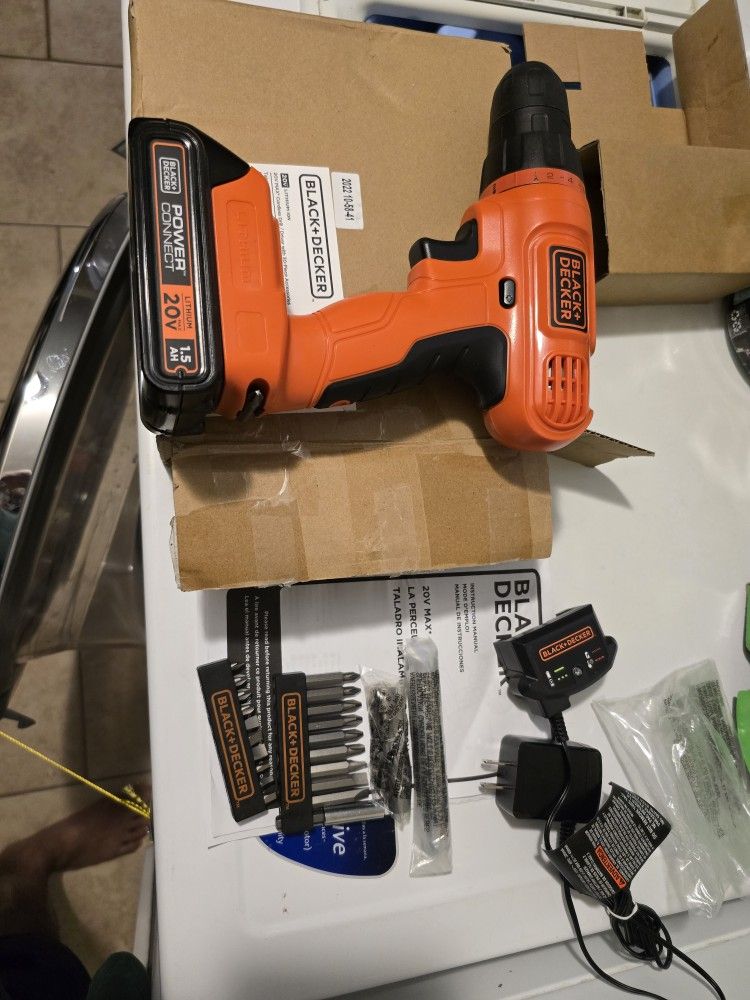 Black and Decker 3/8 chuck brush motor 20V 1.5Ah cordless drill (Check the description)