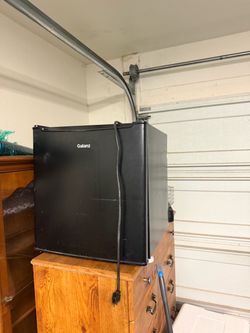 Mini fridge