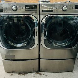 LG. WASHER 5.6cubic. And Gas DRYER 