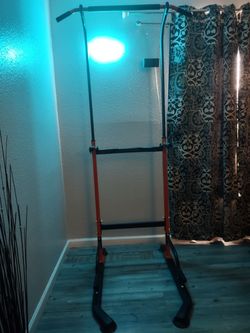 Freestanding Pull-Up Bar Power Tower
