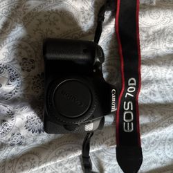 Canon eos 70D Digital SLR