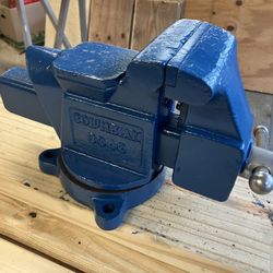 Columbian 4” Bench Vise 