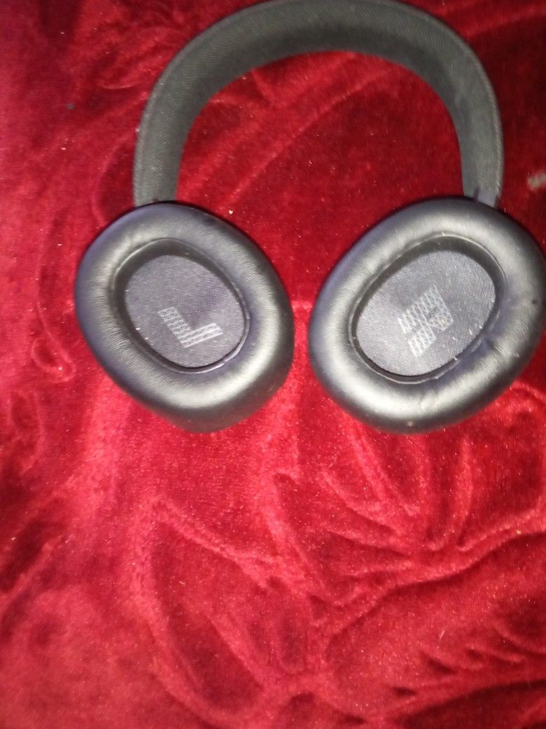 Jbl 770 Noise Cancelling Bluetooth Headphones