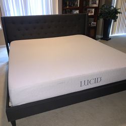 Like New King Size Platform Bed With Mattress Included 