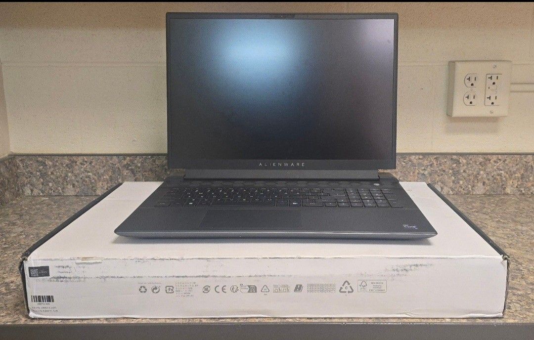 Alienware M18 R2 Black