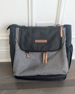 Petunia Pickle Bottom Pivot Pack Diaper Bag Backpack Graphite/Black