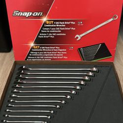 Snap On 13 pc SAE Flank Drive Plus Combination Wrench Set with Foam Tray (1/4–15/16")