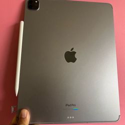 Apple IPad Pro 12.9” 6th Generation (2022 Model / M2 chip ) 256GB WiFi + cellular (5G Unlocked) with keyboard, pen & Accessories 