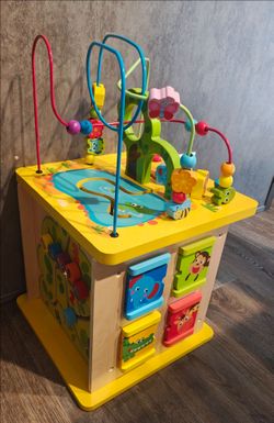 Baby Activity Cube Center