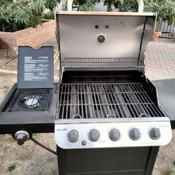 CHAR BROIL 5-BURNER PROPANE GRILL