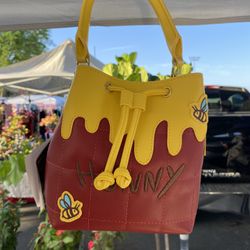 DISNEY LOUNGEFLY WINNIE THE POOH HONEY DRIP BUCKET CROSSBODY BAG