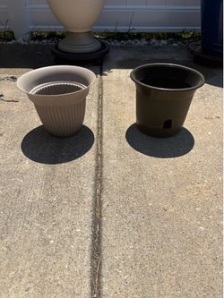 2 Plastic Planters