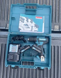 Makita 12v 3/8” Drill Kit 2 2.0 Batteries, Charger and Hard case