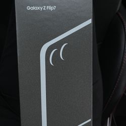 New Sealed Samsung Flip 7 256Gb Navy - Unlocked 