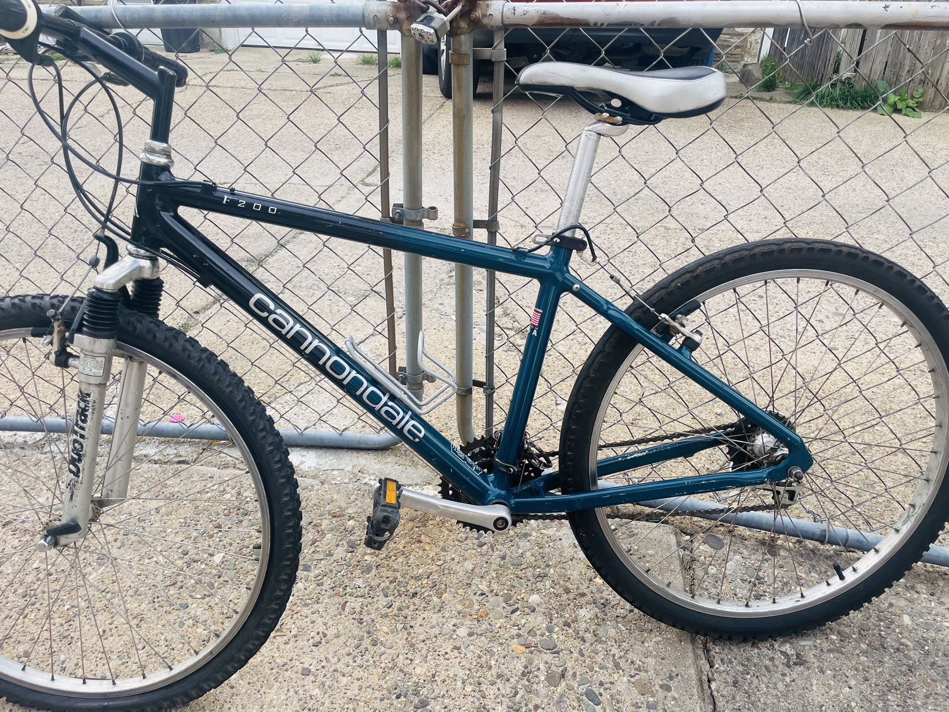 Cannondale F200