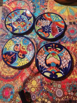 talavara pottery 4 plates 9.5"