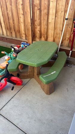 Kids bench free