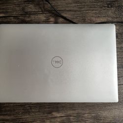 DELL XPS 15 7590