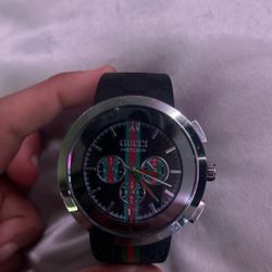 Gucci Men's Leather Strap Wristwatch