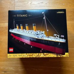 LEGO Icons Titanic