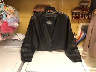 Crop leather jacket